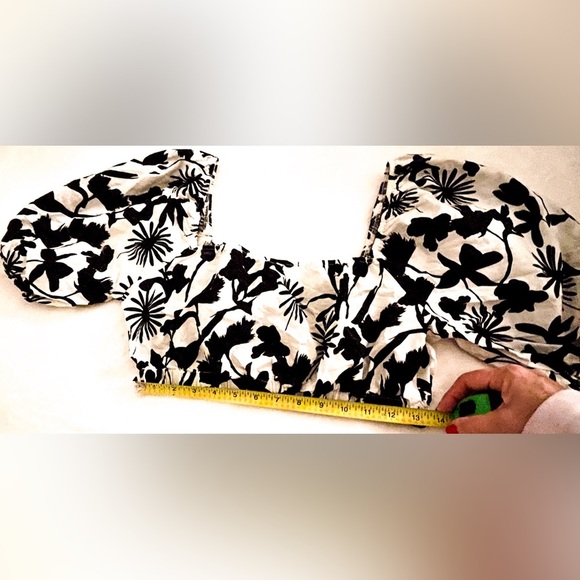 CROP TOP Black and White puff sleeve floral y2k top - Picture 3 of 7